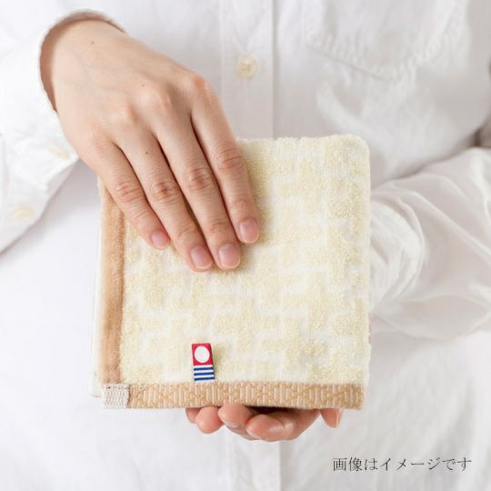 今治謹製　千歳はんかち　木箱入り　タオルハンカチ1枚　HK1017　イエロー　（今治産）のイメージ