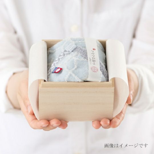 今治謹製　千歳はんかち　木箱入り　タオルハンカチ1枚　HK1017　ブルー　（今治産）のイメージ