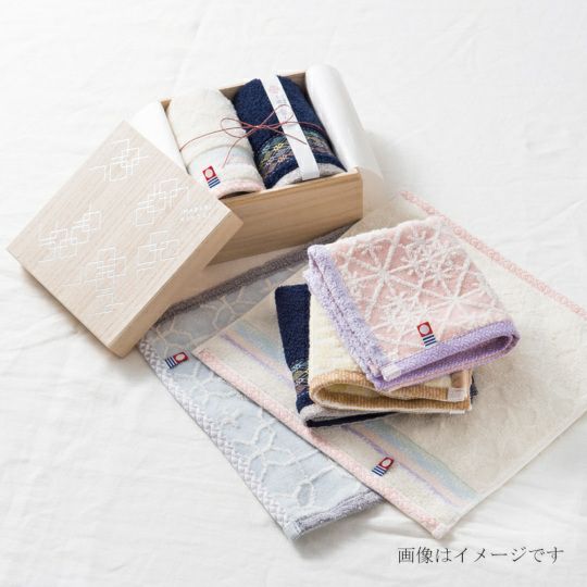 今治謹製　千歳はんかち　木箱入り　タオルハンカチ3枚セット　HK3017　ブルー　（今治産）のイメージ
