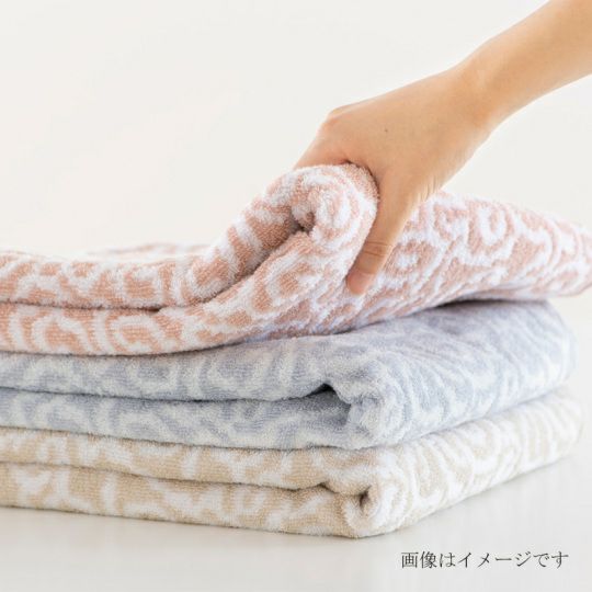 今治謹製　紋織タオル　木箱入り　バスタオル１枚・ウォッシュタオル１枚セット　IM7730 ピンク(今治製)の厚み