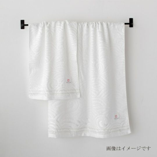  今治謹製 白織タオル premium バスタオル 1枚　約60×120㎝　TSR143　（今治製）の使用イメージ