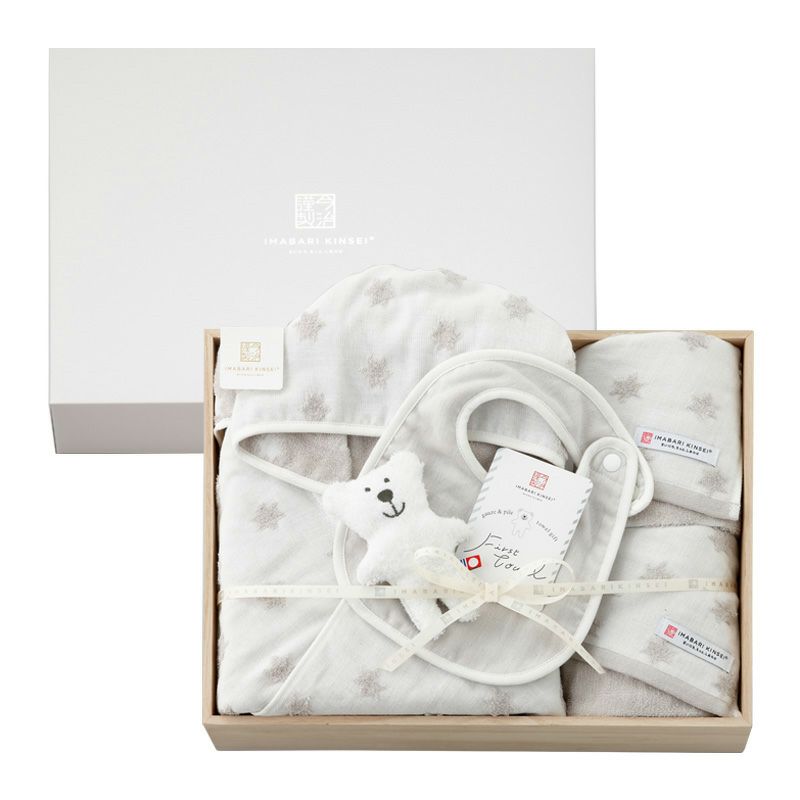 今治謹製 First towel　木箱入り　フード付きバスポンチョ1枚・フェイスタオル2枚・スタイ1枚・にぎにぎ(鈴入り)1点セット　FS7713　グレー　(今治産)