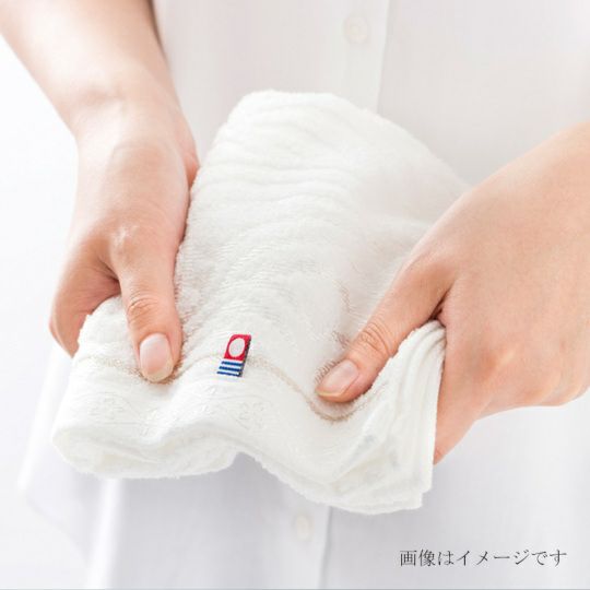 今治謹製　白織タオル　木箱入り　バスタオル１枚・フェイスタオル１枚セット　SR23040(今治製)の使用イメージ