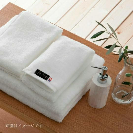 今治謹製　極上タオル premium ホワイト　木箱入り　イメージ
