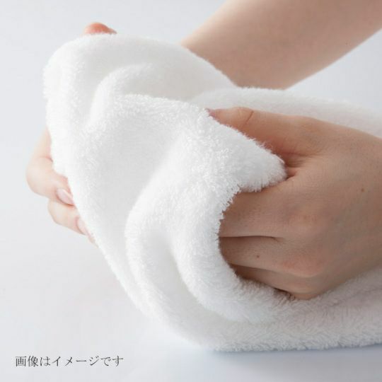 今治謹製　極上タオル premium ホワイト　木箱入り　イメージ