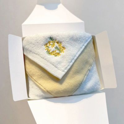 今治謹製 はんかちたおる 桜の刺繍入り（ピンク） 約25×25㎝ TIHT106